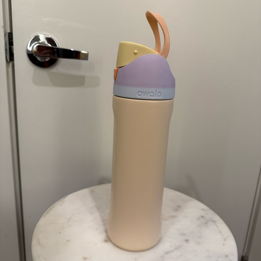 24oz Owala Water Bottle - Cream/peach color